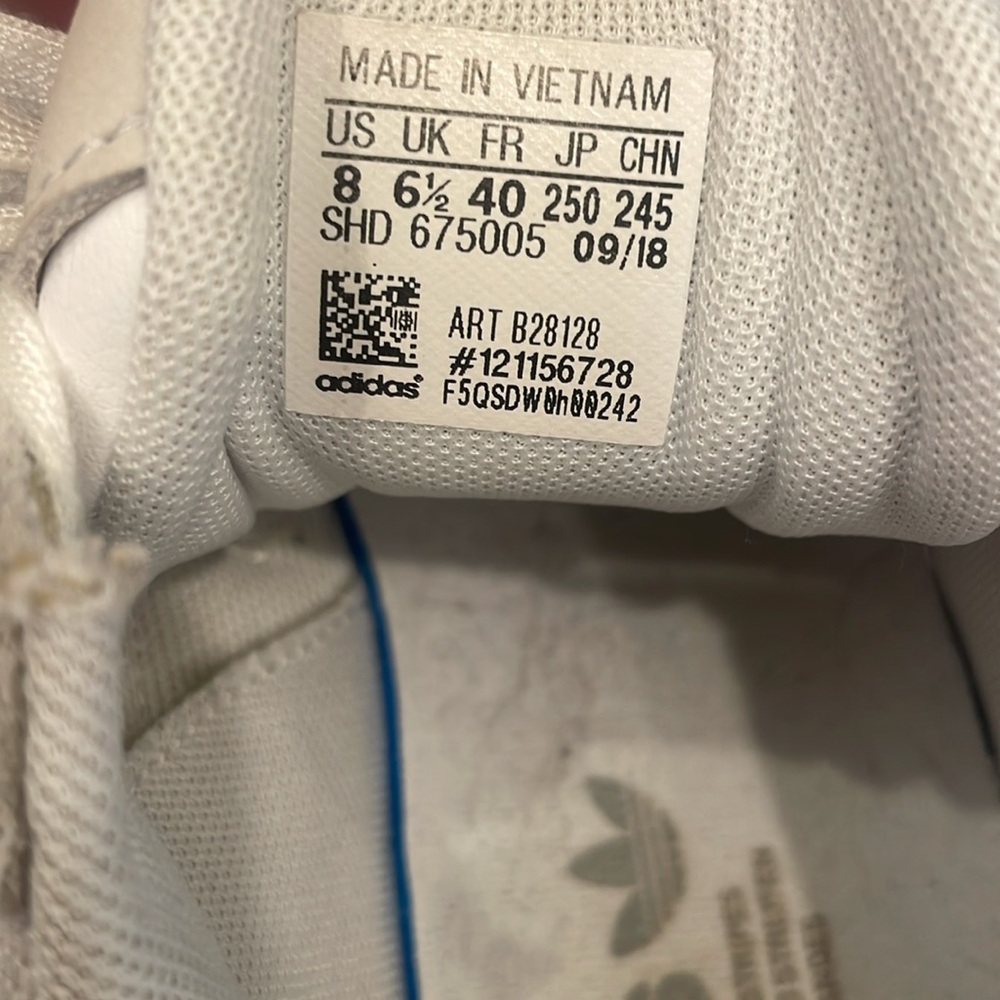 Adidas sneakers - Picture 3 of 4